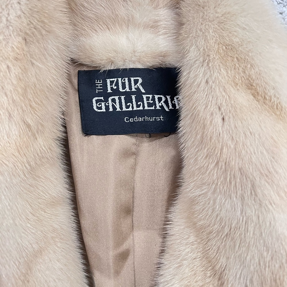 Gorgeous Vintage 70's Genuine Natural tan cream Mink Coat - Picture 3 of 7